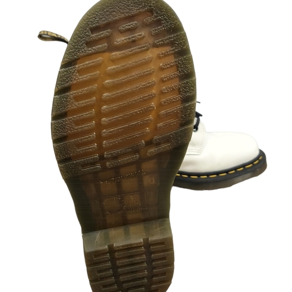 Doc Marten 1460 WOMEN'S PATENT LEATHER LACE UP BOOTS 6 M - Picture 5 of 16